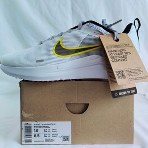 Nike Downsfiter 12- Size 10
